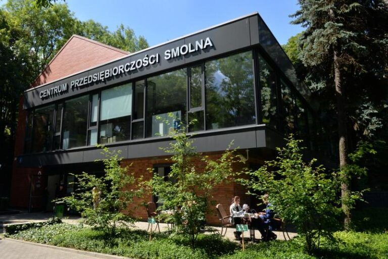 Startuje bezpłatny program dla przedsiębiorczych – Academy_Smolna